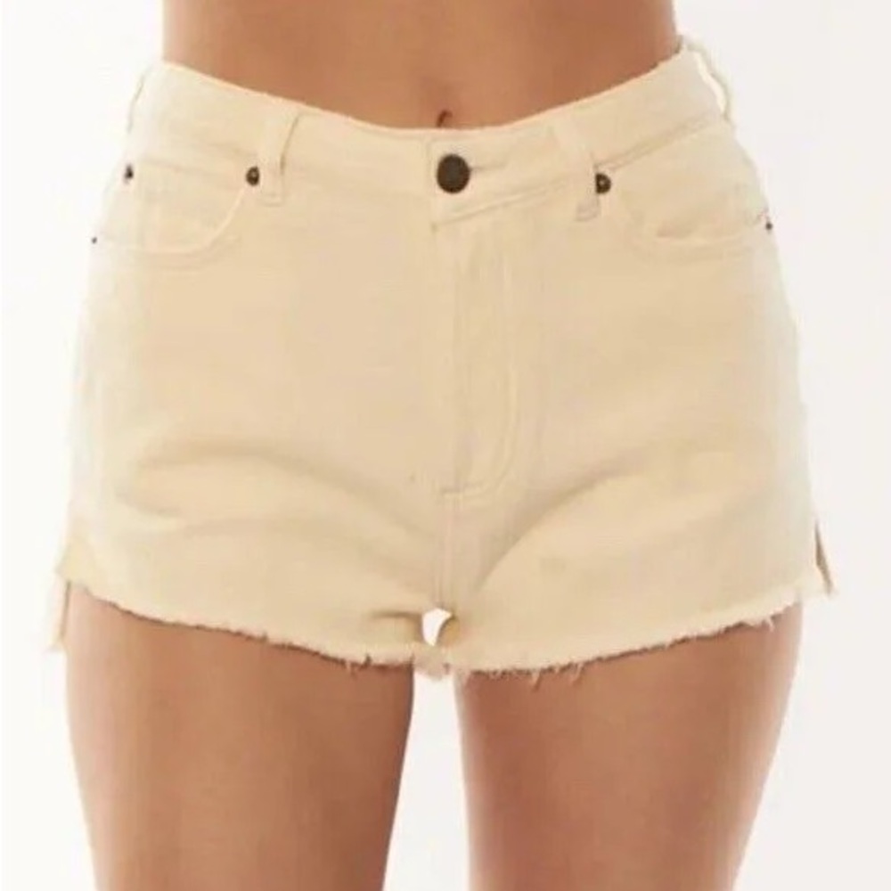 Amuse Society Shorline Denim Wvn Shorts in Cream NWT